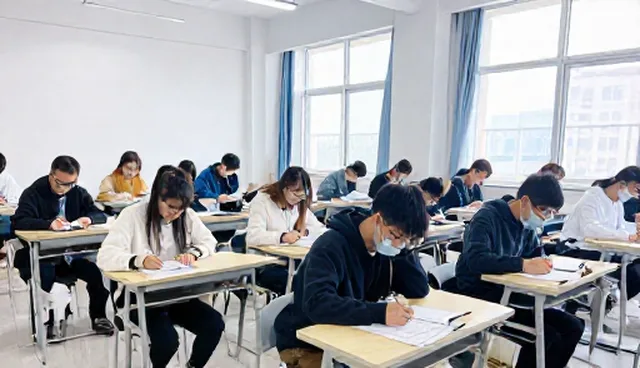 学习支持与考试辅导中的素质拓展问题及应对策略